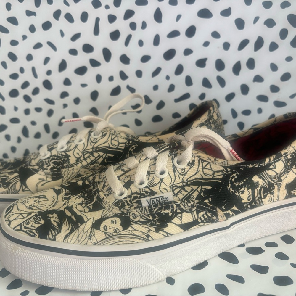 Limited edition black & white Girls of Marvel classic lace up vans